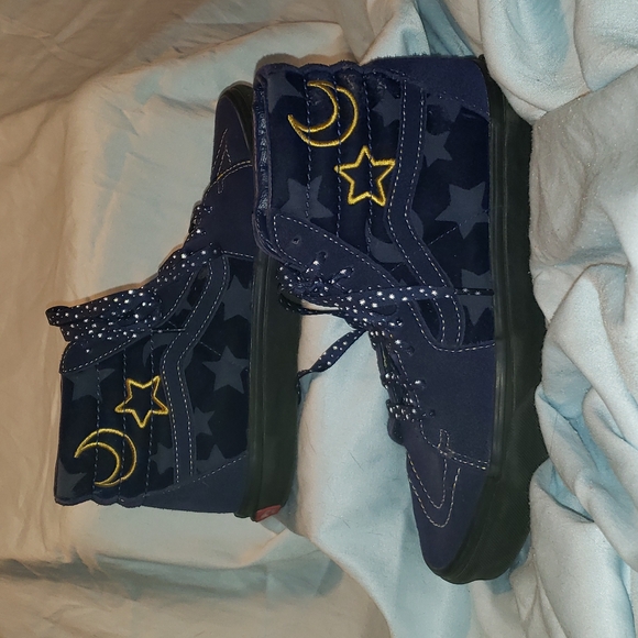 Vans Disney Themed Hightops - Picture 1 of 7